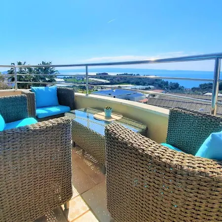 Apartmán Sea View- Spacious With Shared Pool Split