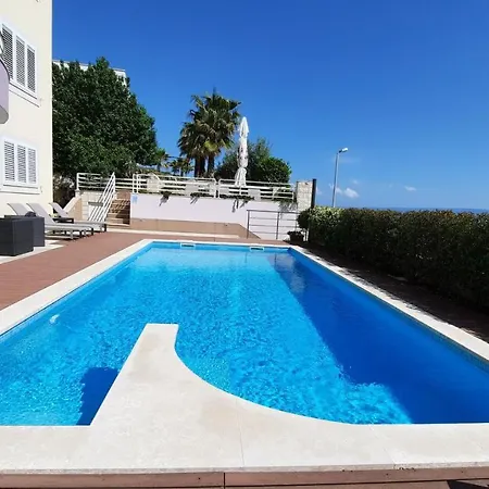 Apartment Sea View- Spacious With Shared Pool *