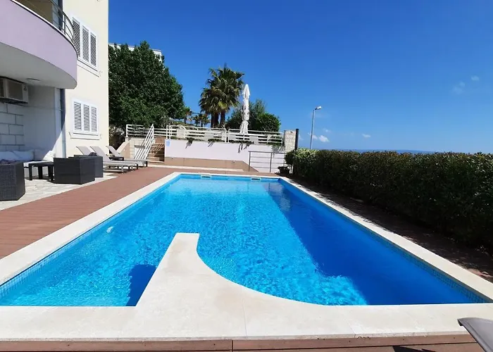Lejlighed Sea View- Spacious With Shared Pool *