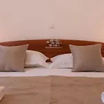 Sea View- Spacious With Shared Pool Apartman *