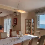 Sea View- Spacious With Shared Pool * Split