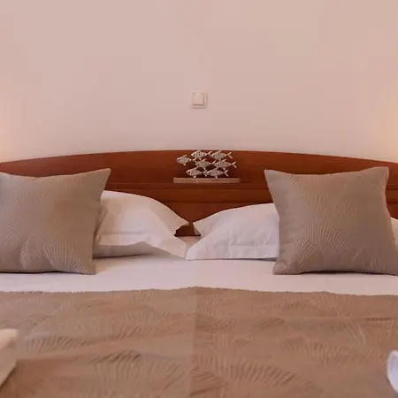 Sea View- Spacious With Shared Pool Apartamento *